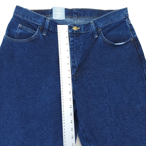 Wrangler Jeans Mens 14X32 Blue Denim Straight Leg Mid Rise Lightweight Outdoors - Picture 7 of 10